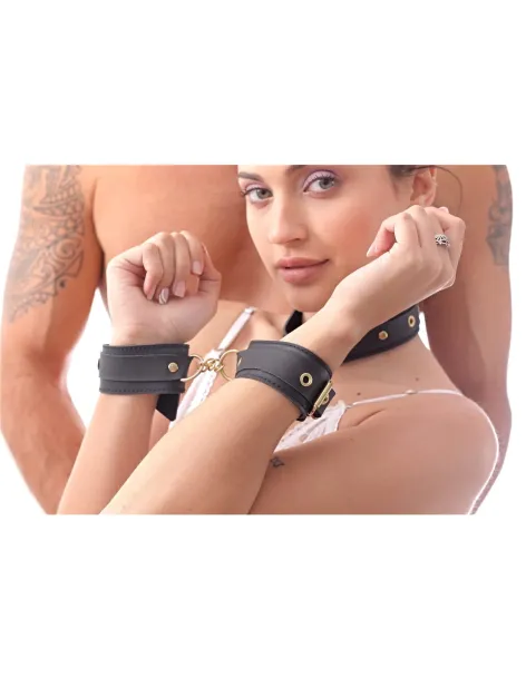 Esposas luxury con cadena negro y herrajes dorados | Infarta fetish | Esposas